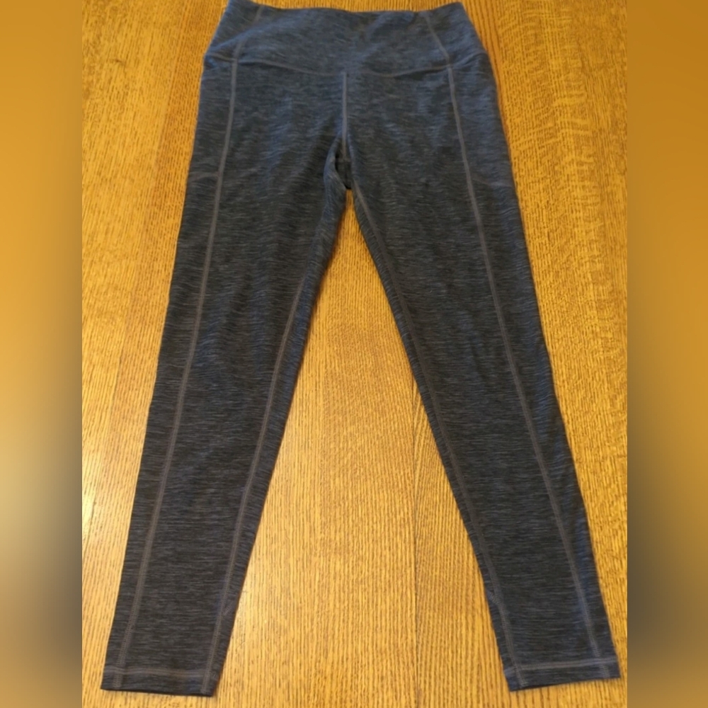 Victoria's Secret Yoga Dark Gray Fleck 7/8 Length Leggings - Size 6